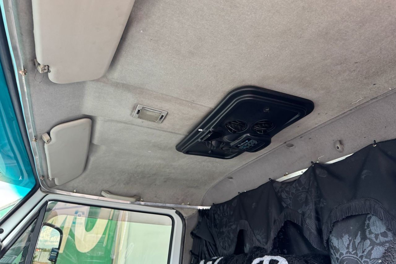 Volkswagen 10-160 E Delivery - 12/13 11