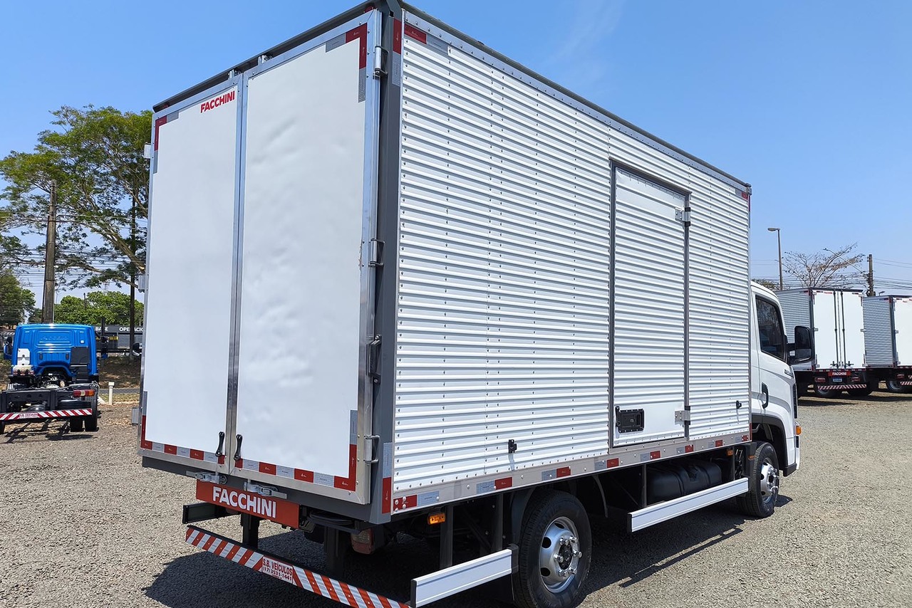 Volkswagen Delivery Express DRC 4X2 - 21/22 8