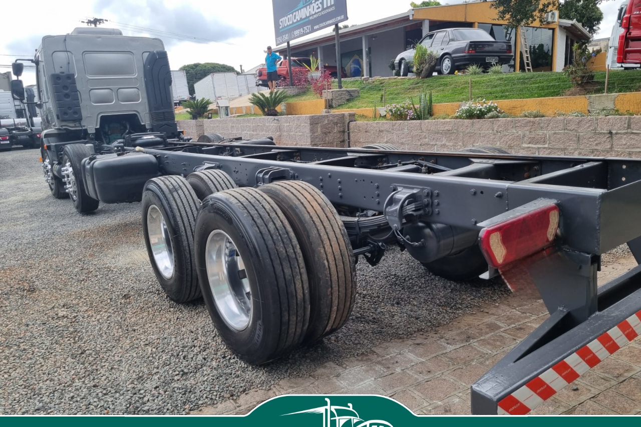 Volvo VM 270 - 12/12 13