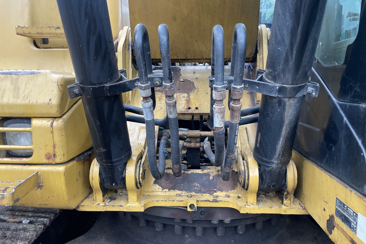 Caterpillar 320 DL - 10/10 11