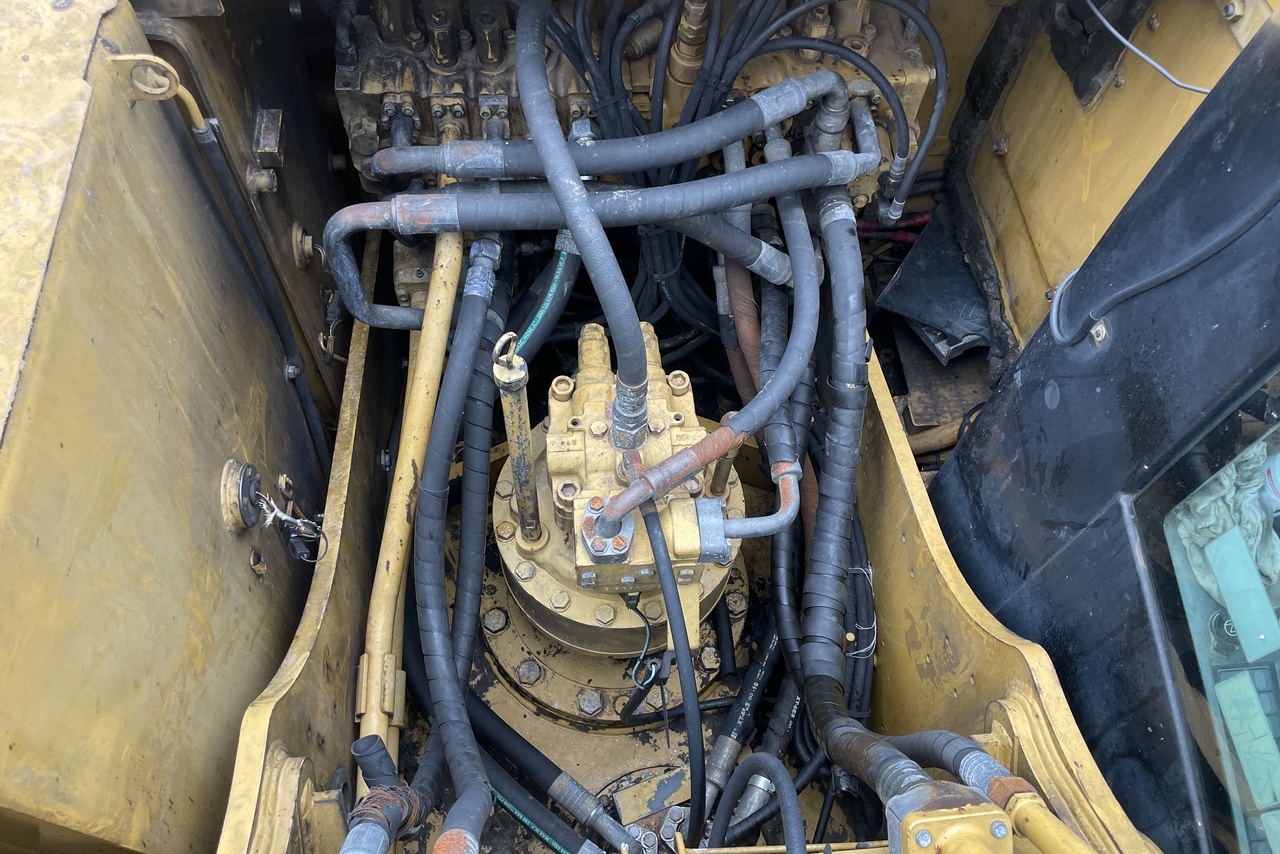 Caterpillar 320 DL - 10/10 12