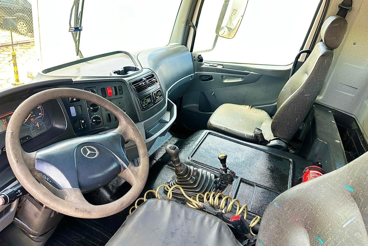 Mercedes Benz Axor 2831 - 12/12 9