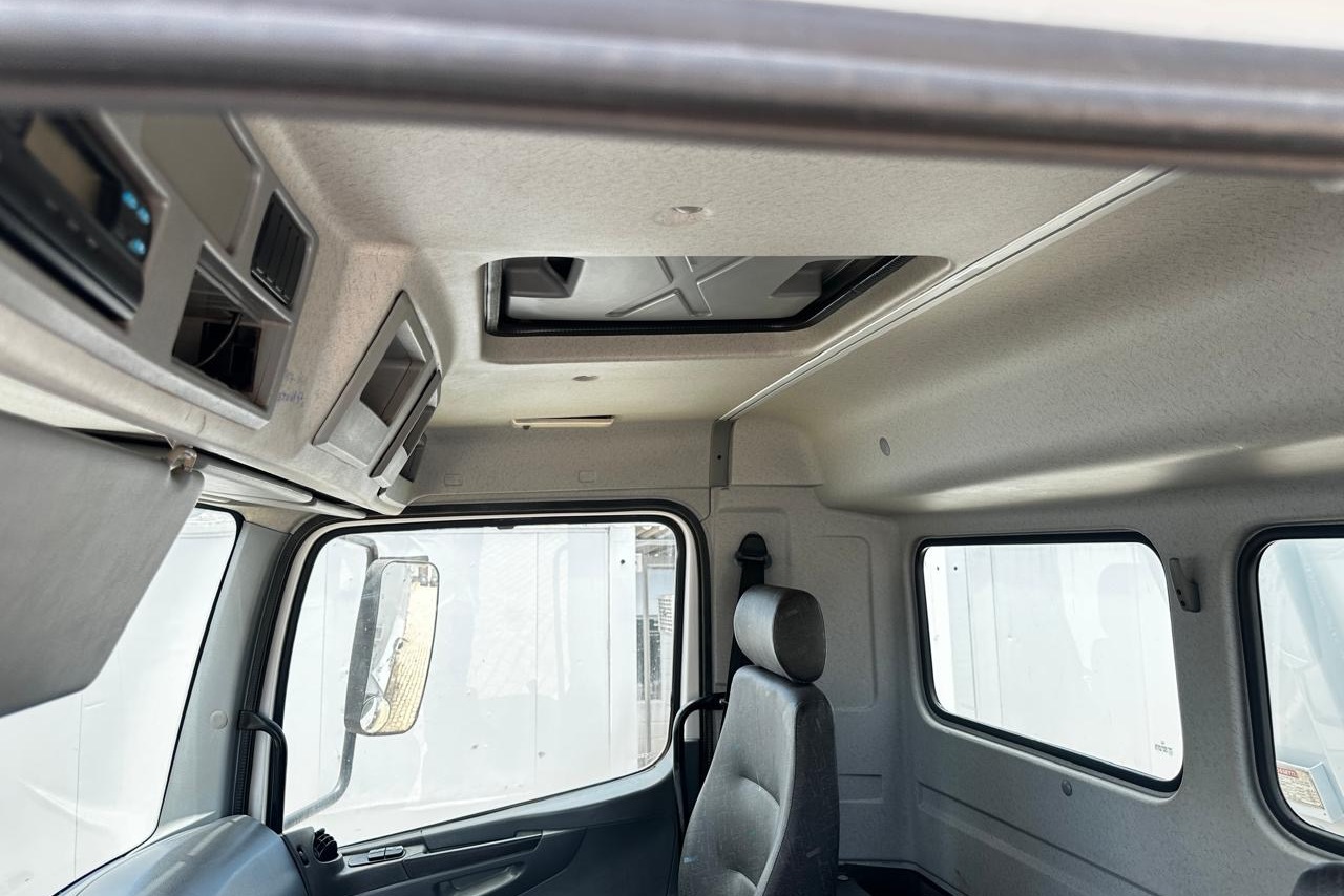 Mercedes Benz Axor 2831 - 12/12 12