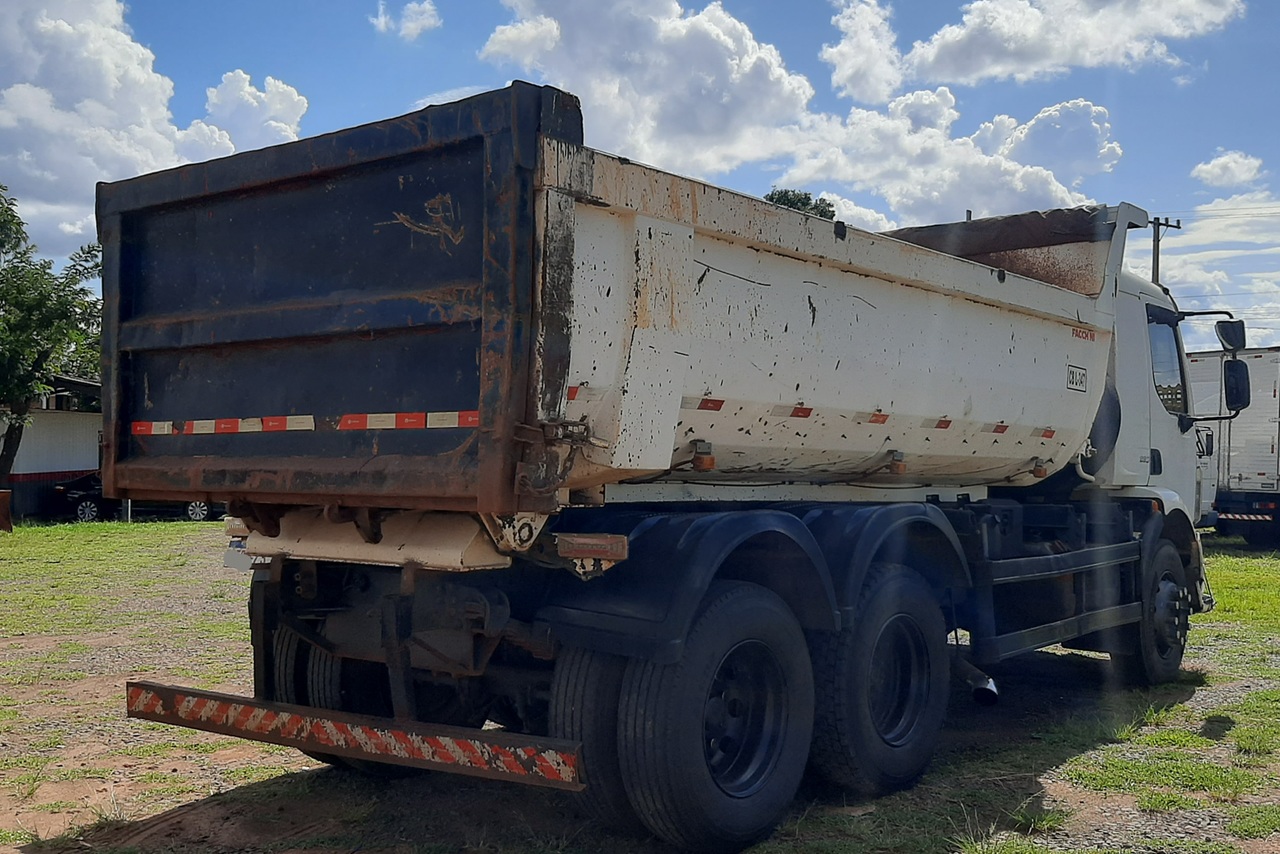 Volvo VM260 - 11/11 5