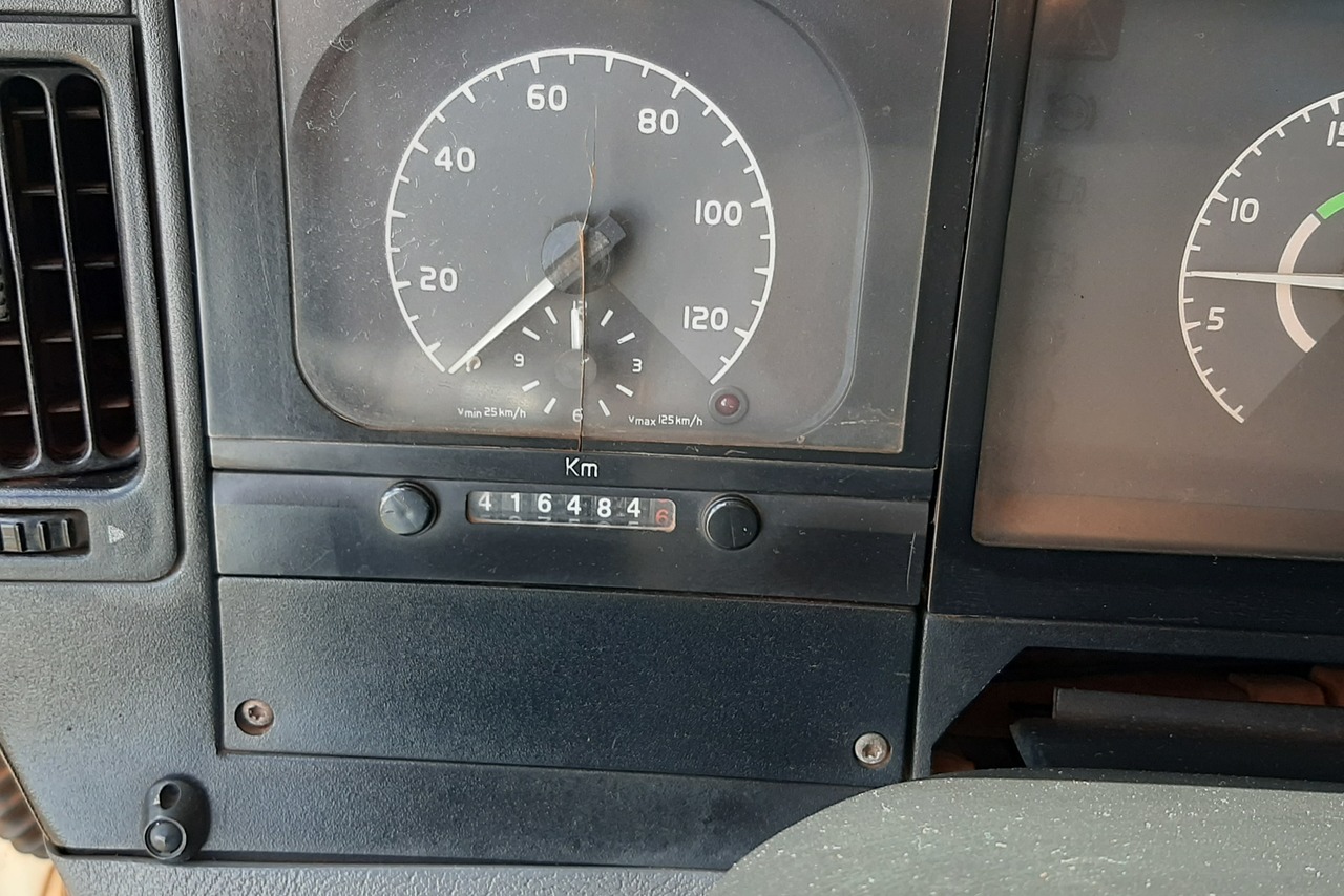 Volvo VM260 - 11/11 9