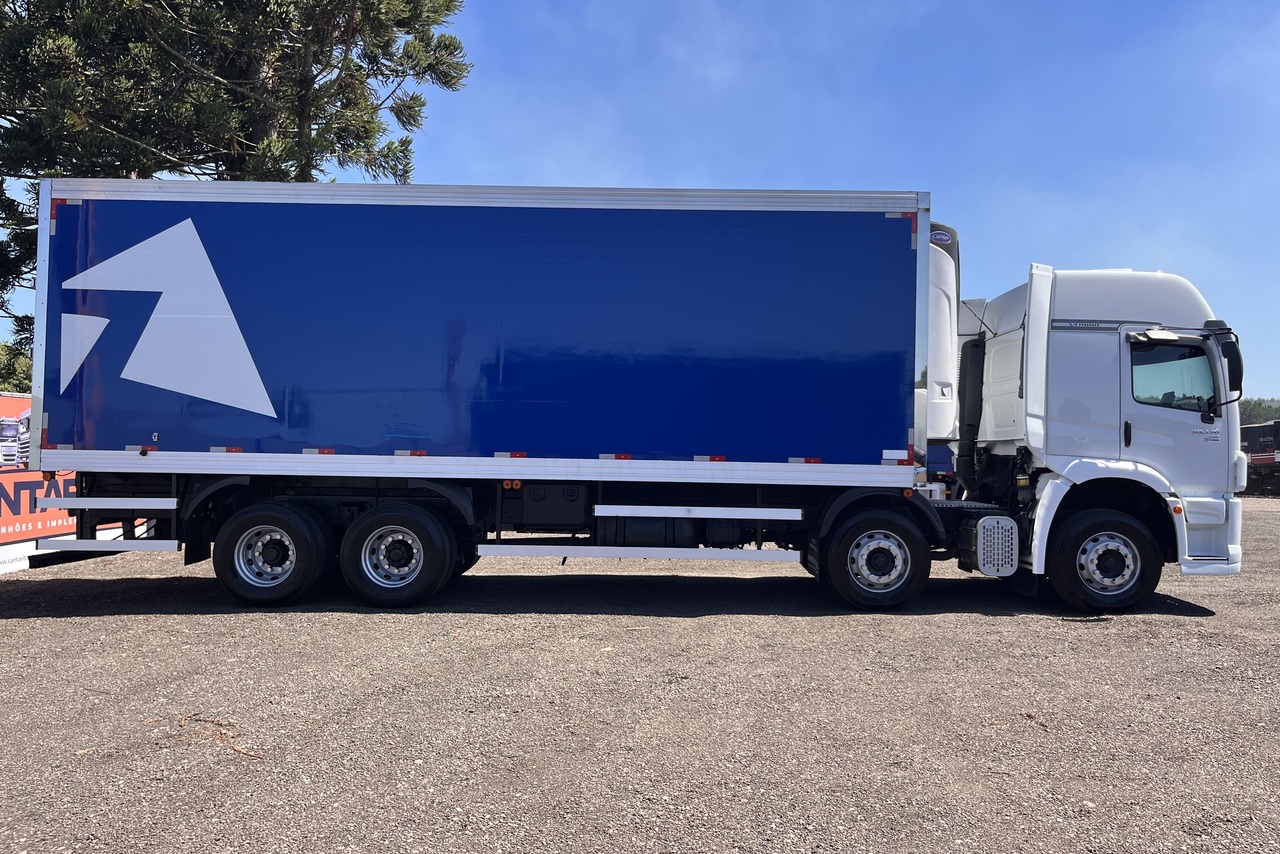 Volkswagen 30-330 Constellation 8x2 - 17/18 3