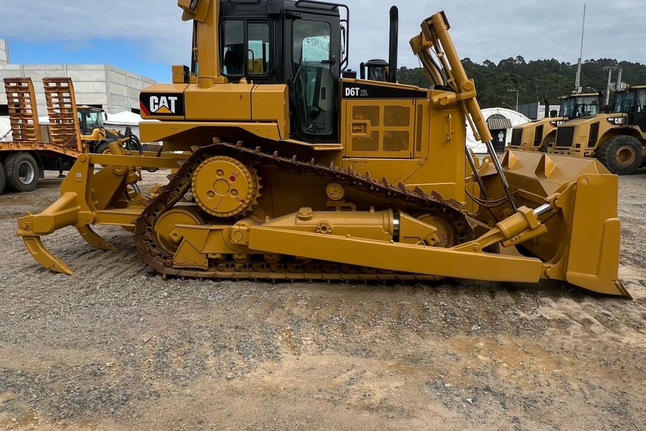 Caterpillar D6T - 13/13 2