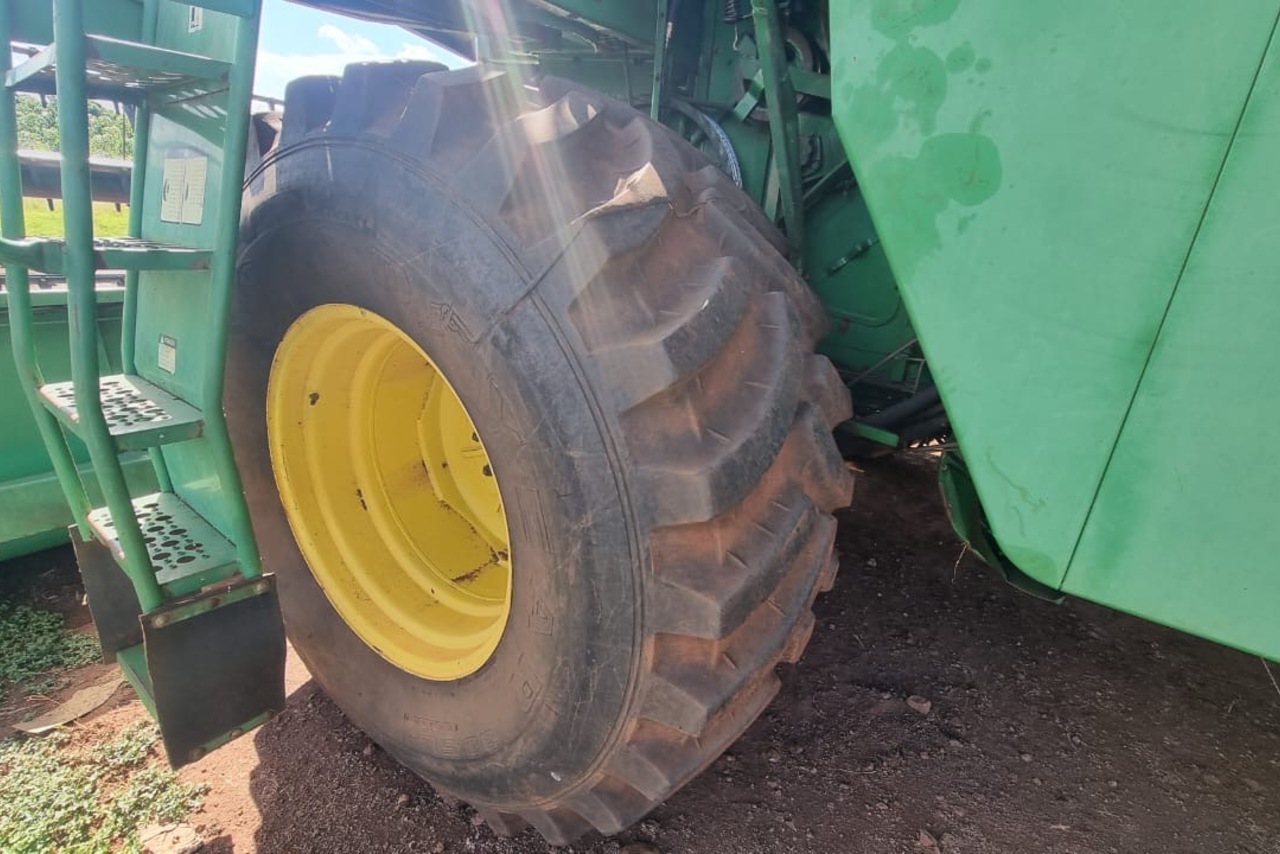 John Deere 1550 - 06/06 2