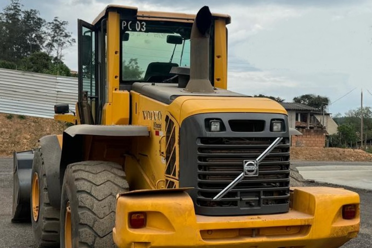 Volvo L120F - 11/11 2