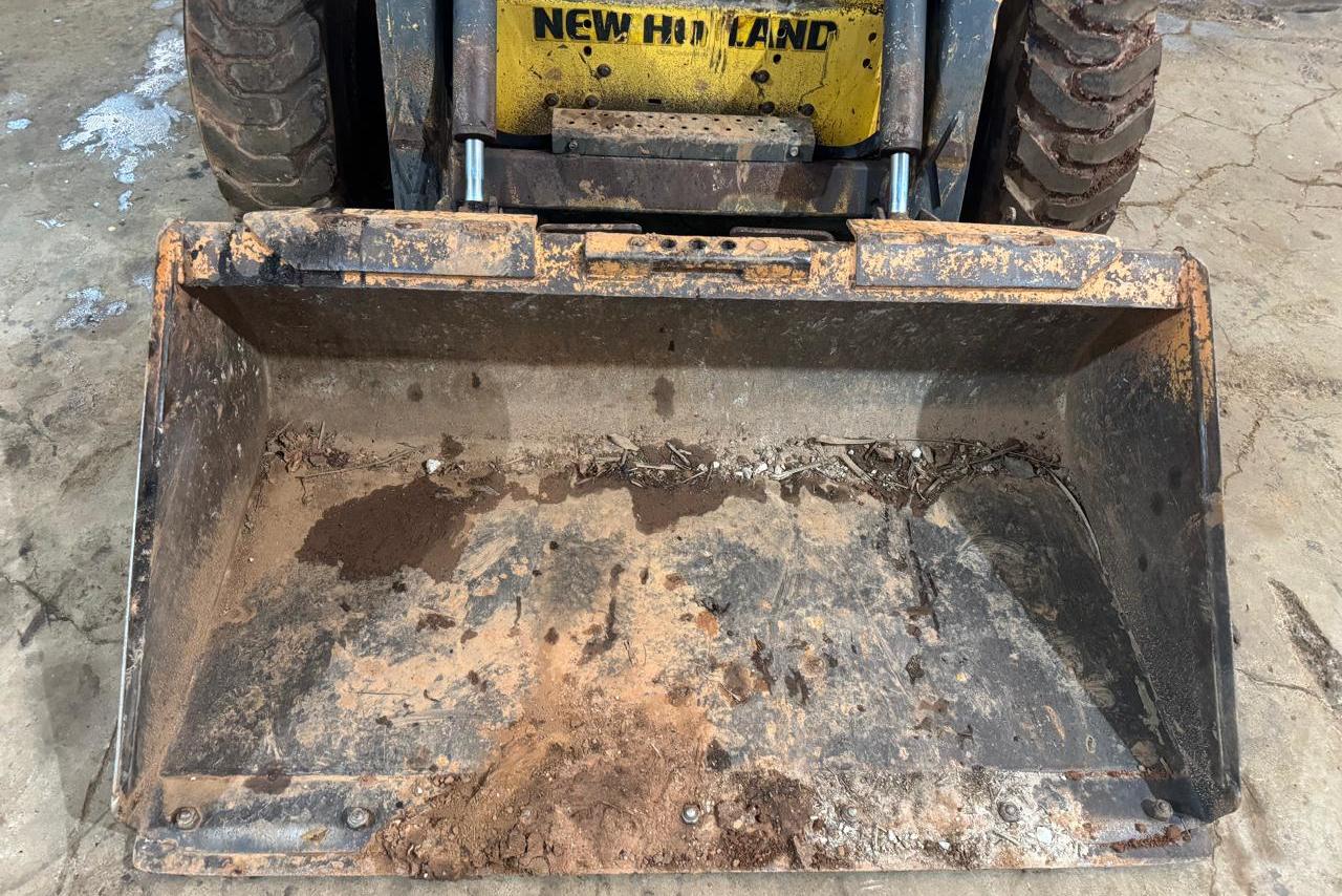 New Holland L 170 - 10/10 3