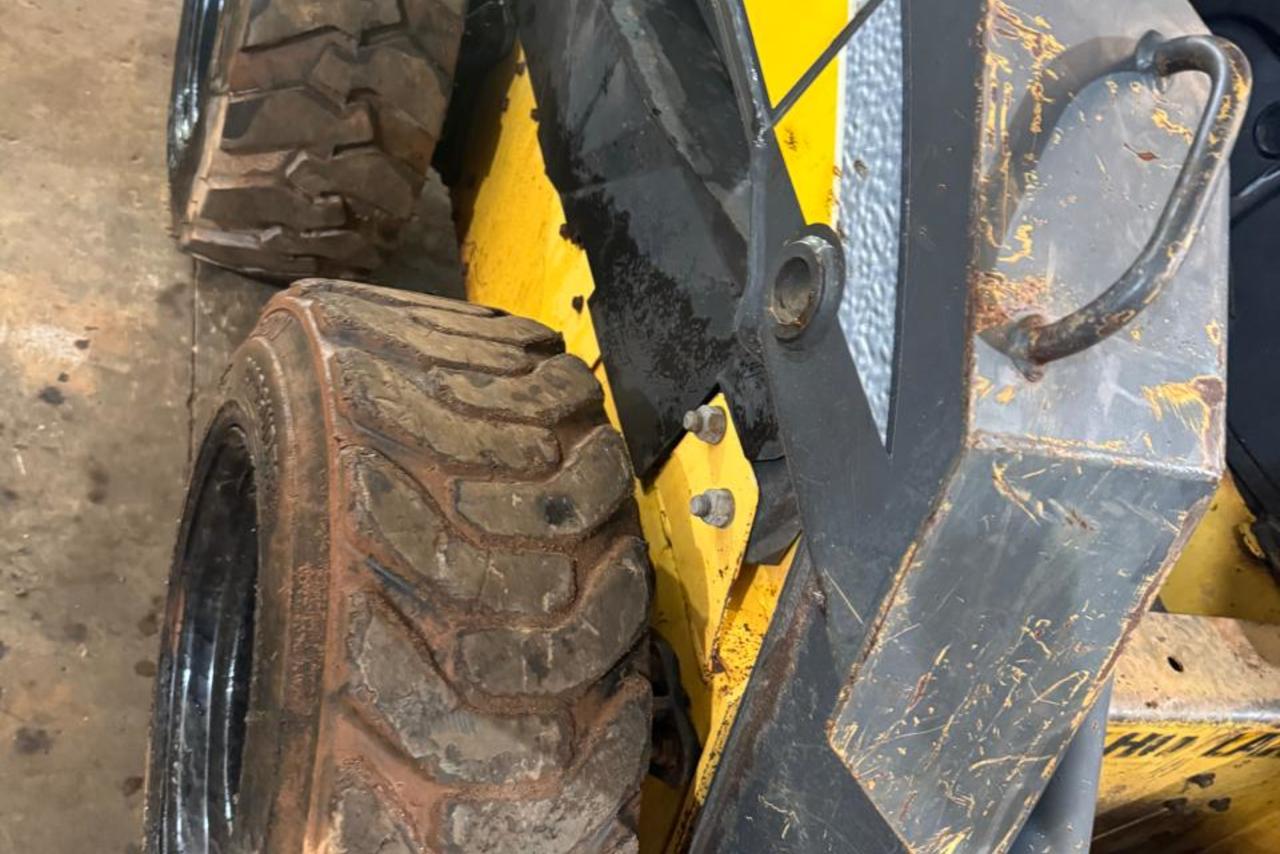 New Holland L 170 - 10/10 4