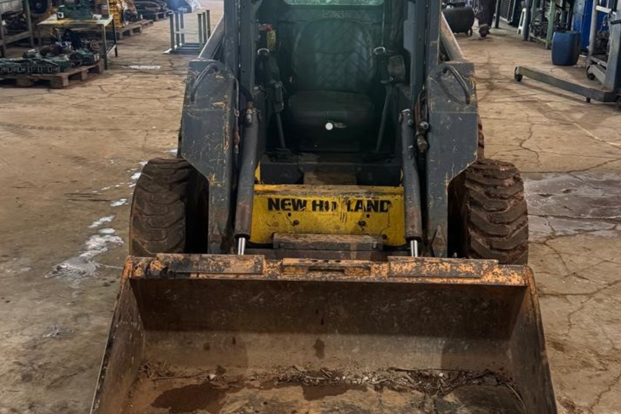 New Holland L 170 - 10/10 7