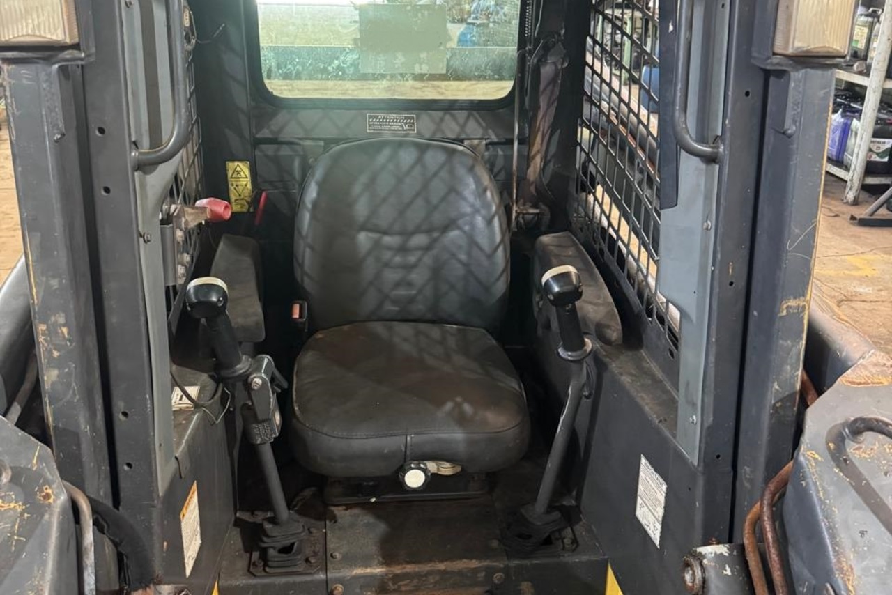 New Holland L 170 - 10/10 8