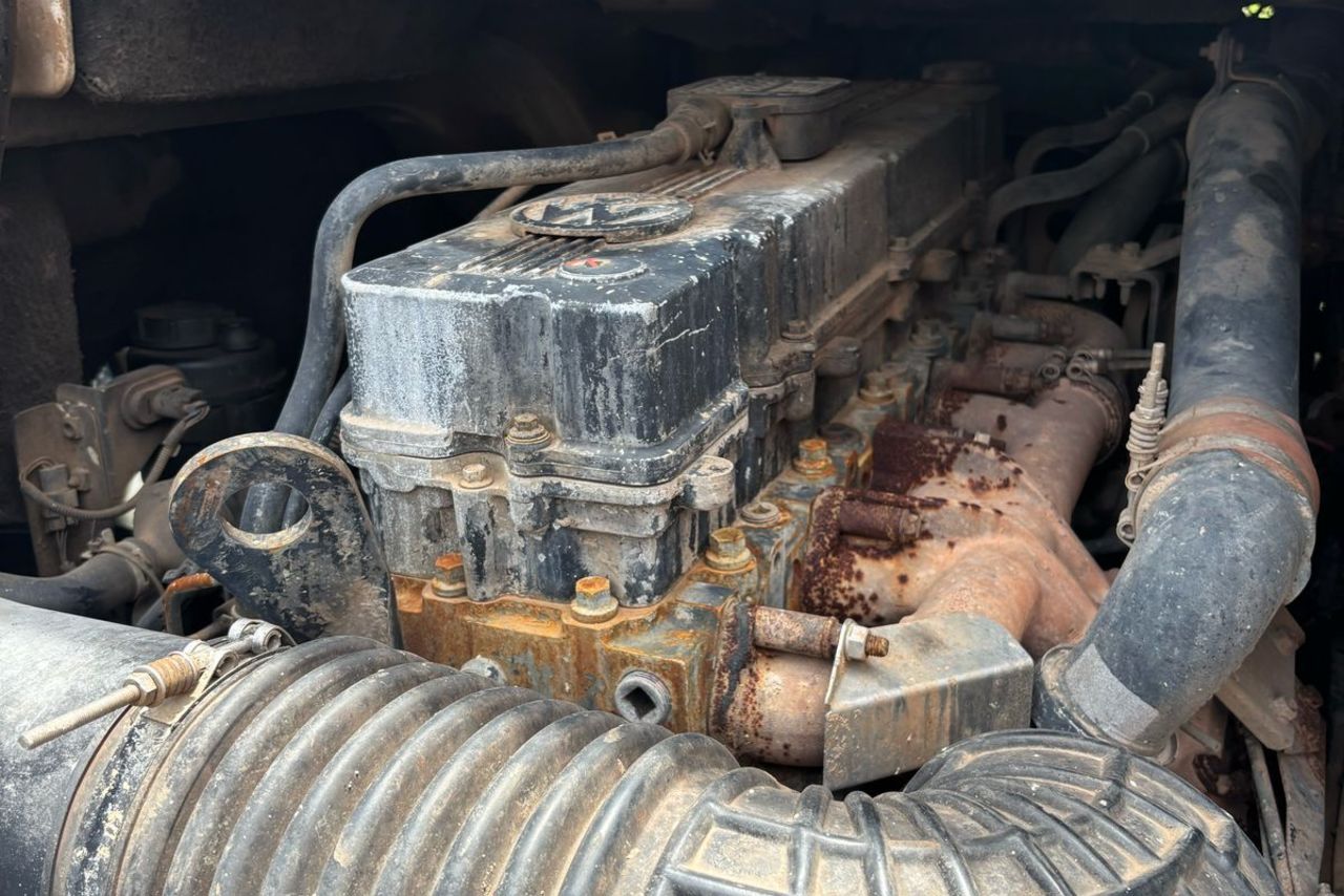 Volkswagen 31-330 E Constellation 6x4 - 12/12 5