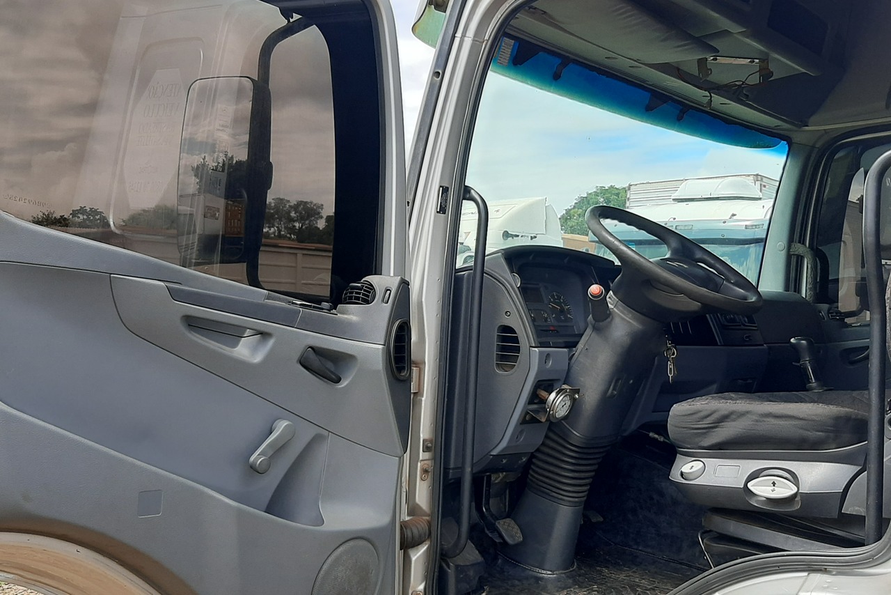 Mercedes Benz Atego 2425 - 09/09 5