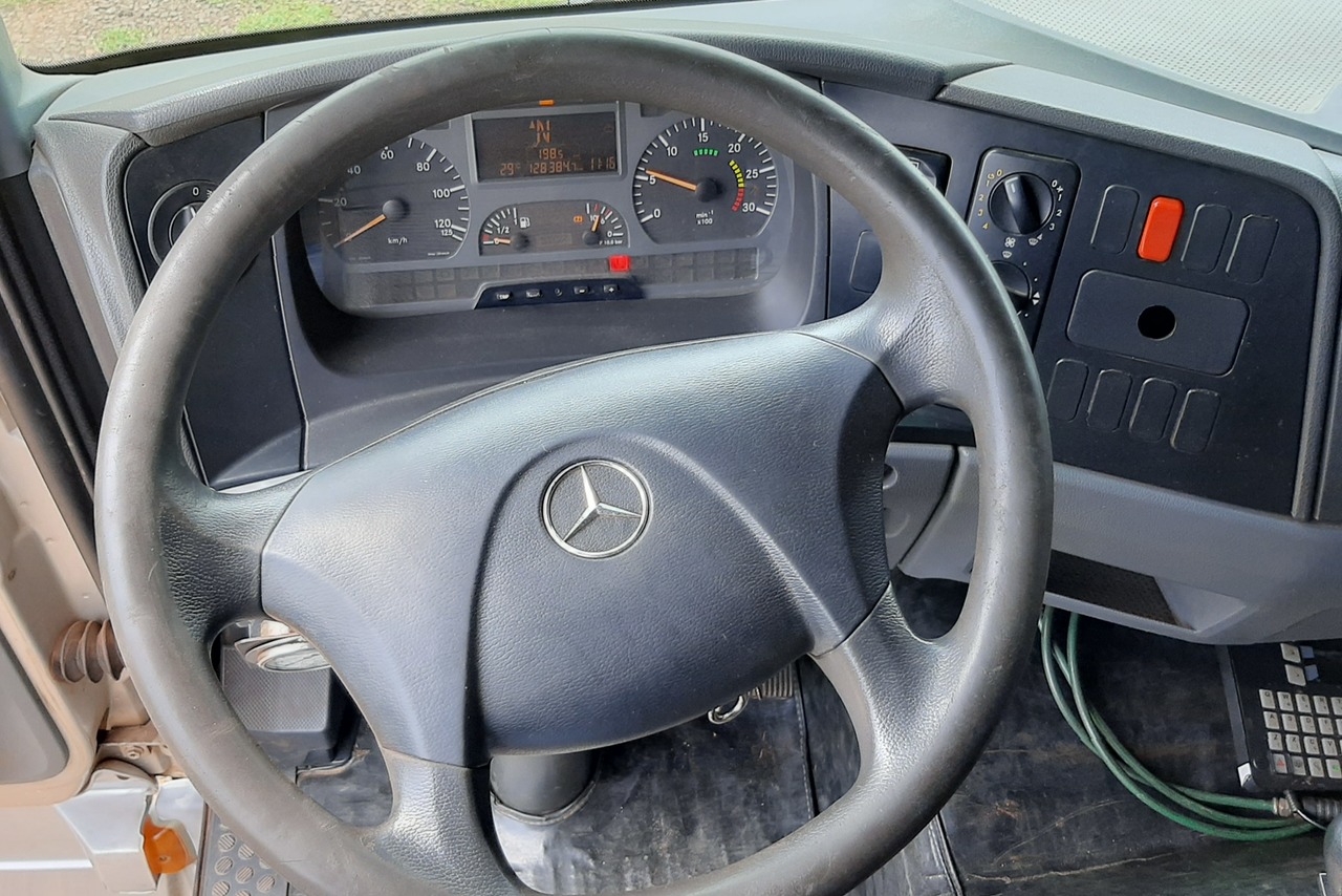 Mercedes Benz Atego 2425 - 09/09 8