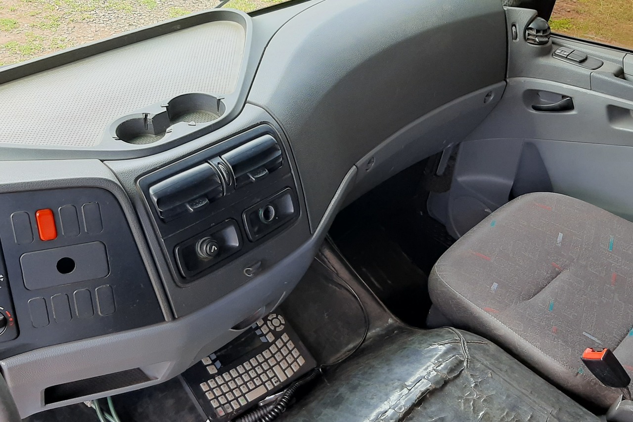 Mercedes Benz Atego 2425 - 09/09 9