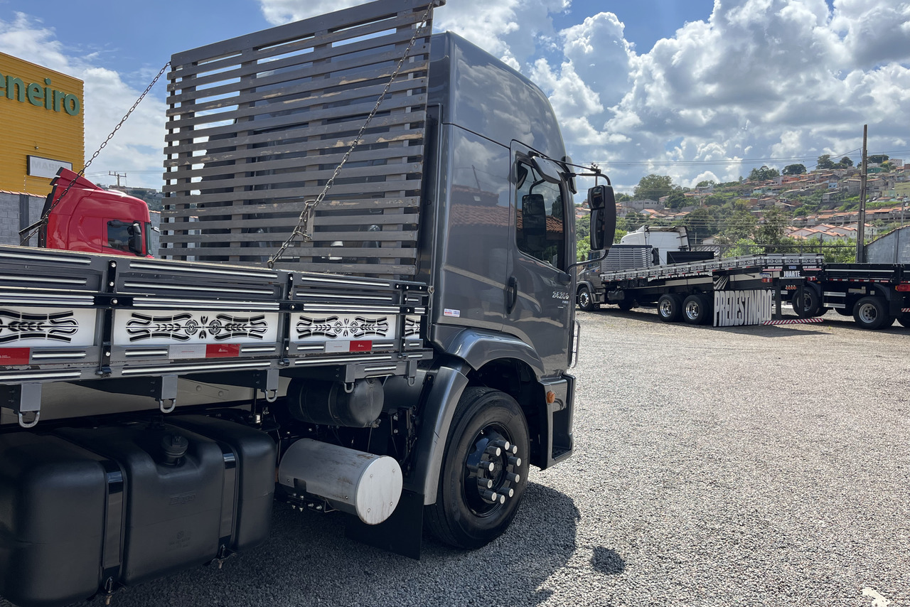 Volkswagen 24-280 E Constellation 6x2 - 21/22 8