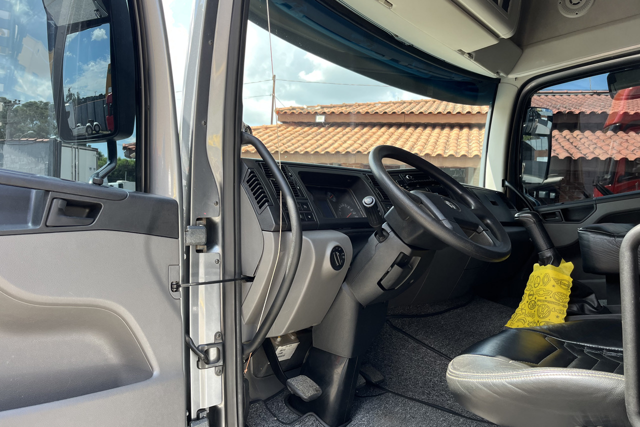 Volkswagen 24-280 E Constellation 6x2 - 21/22 17