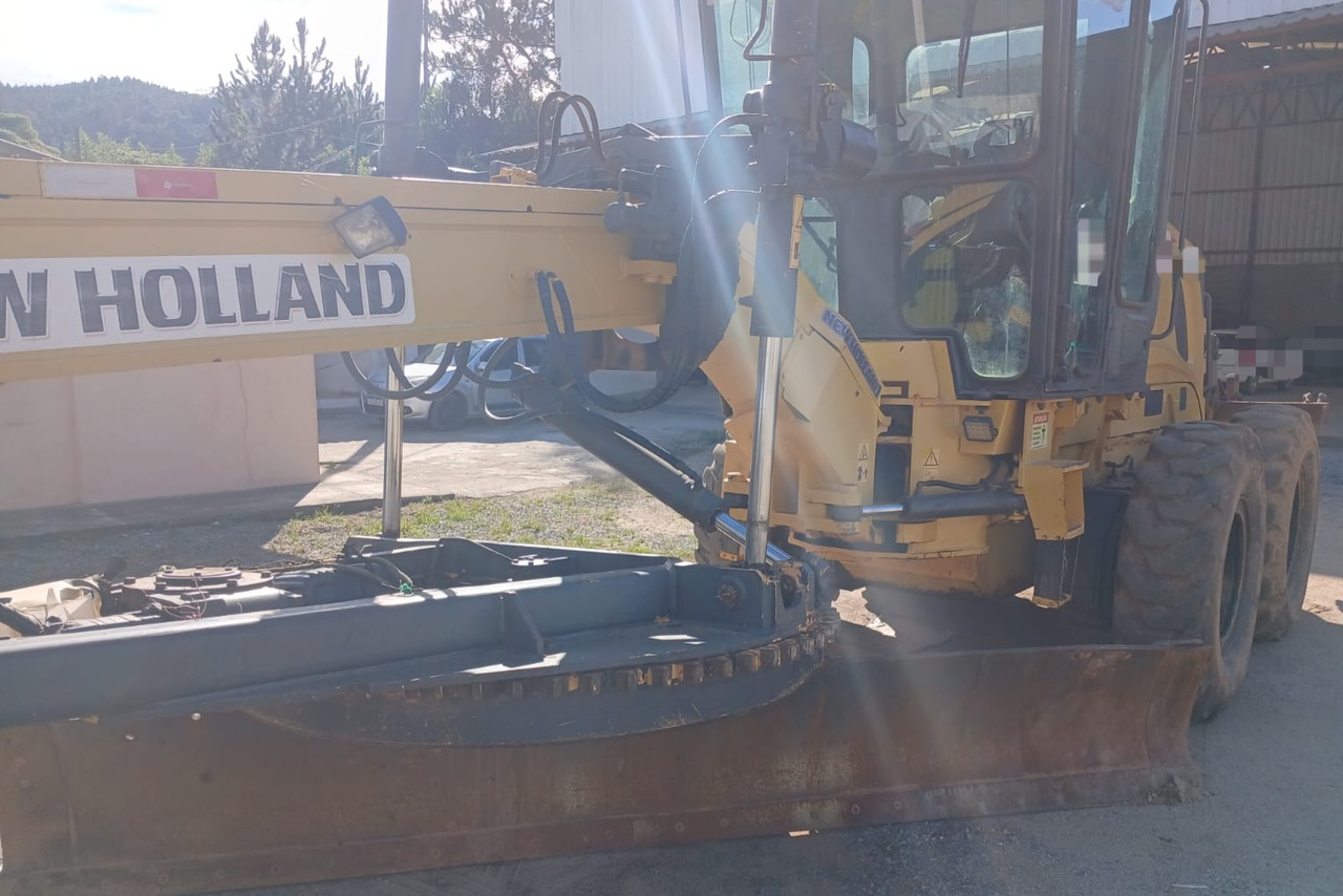 New Holland RG 170B - 09/09 3