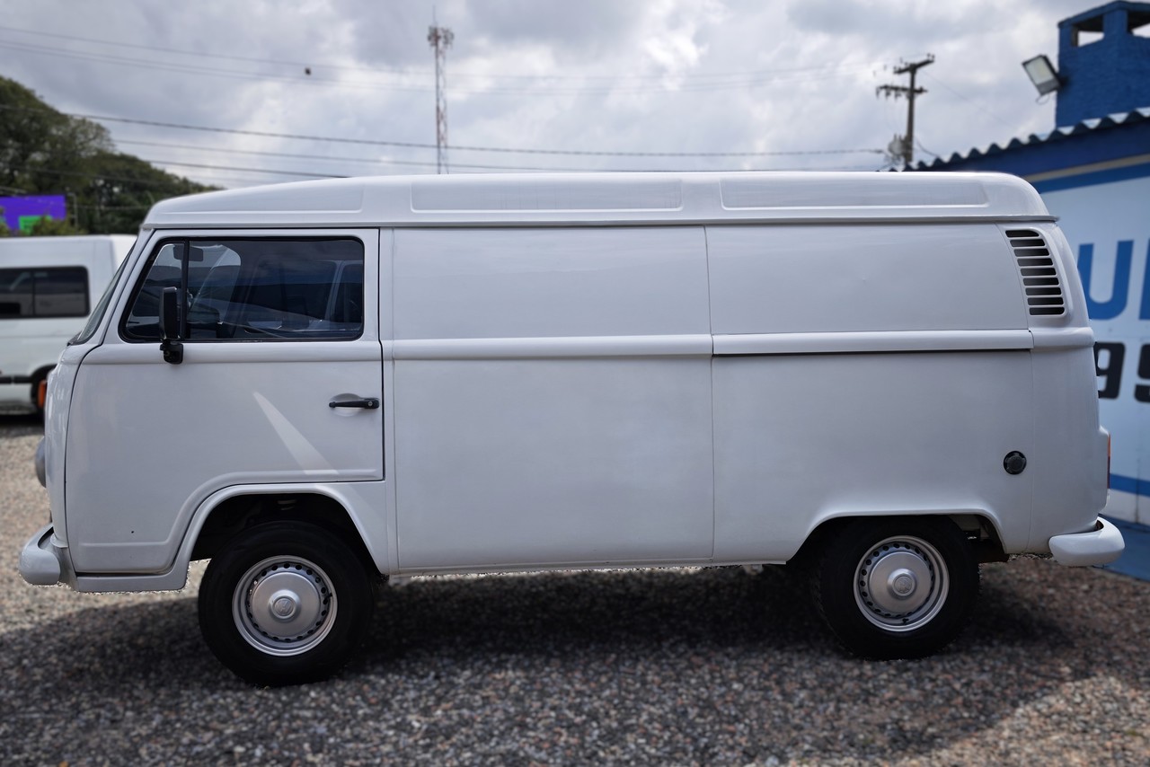 Volkswagen Kombi - 09/10 3