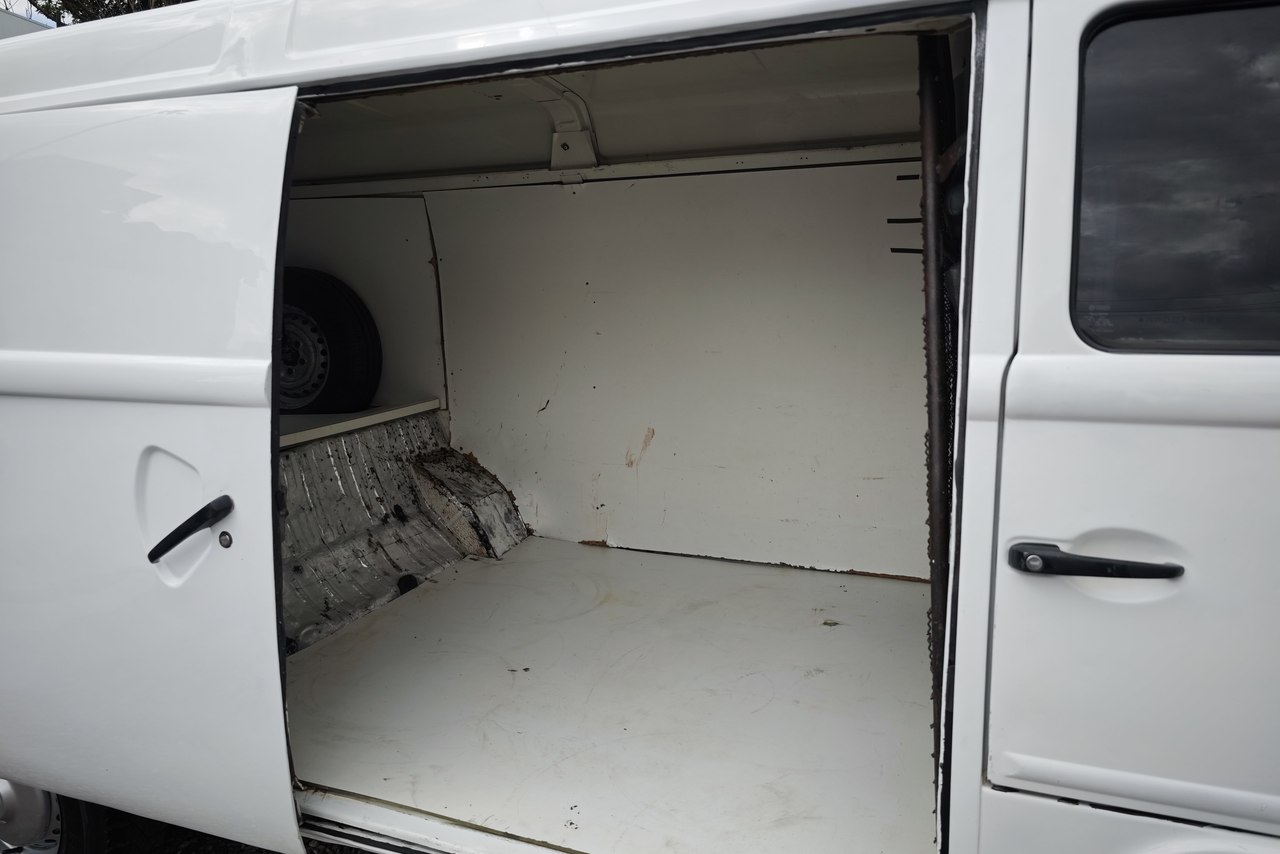 Volkswagen Kombi - 09/10 5