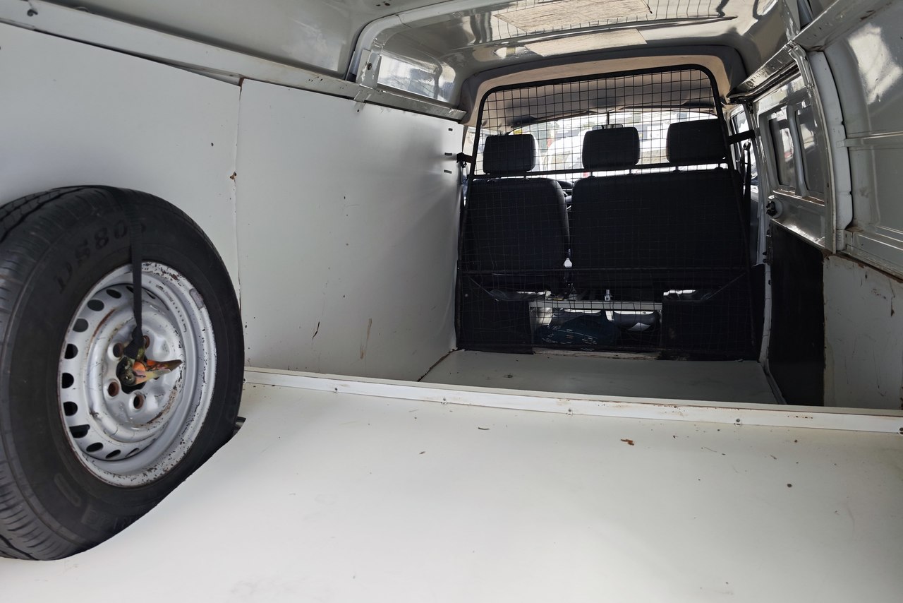 Volkswagen Kombi - 09/10 7