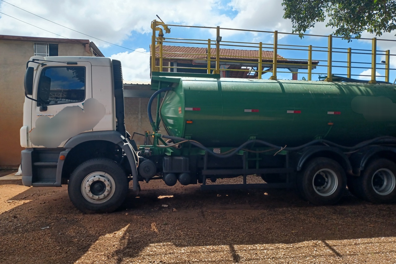Volkswagen 26-260 E Constel. 6x4 - 11/12 9