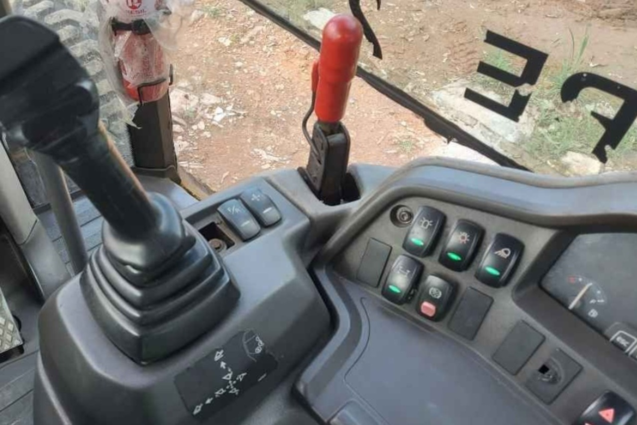 Volvo BL70B - 14/14 8