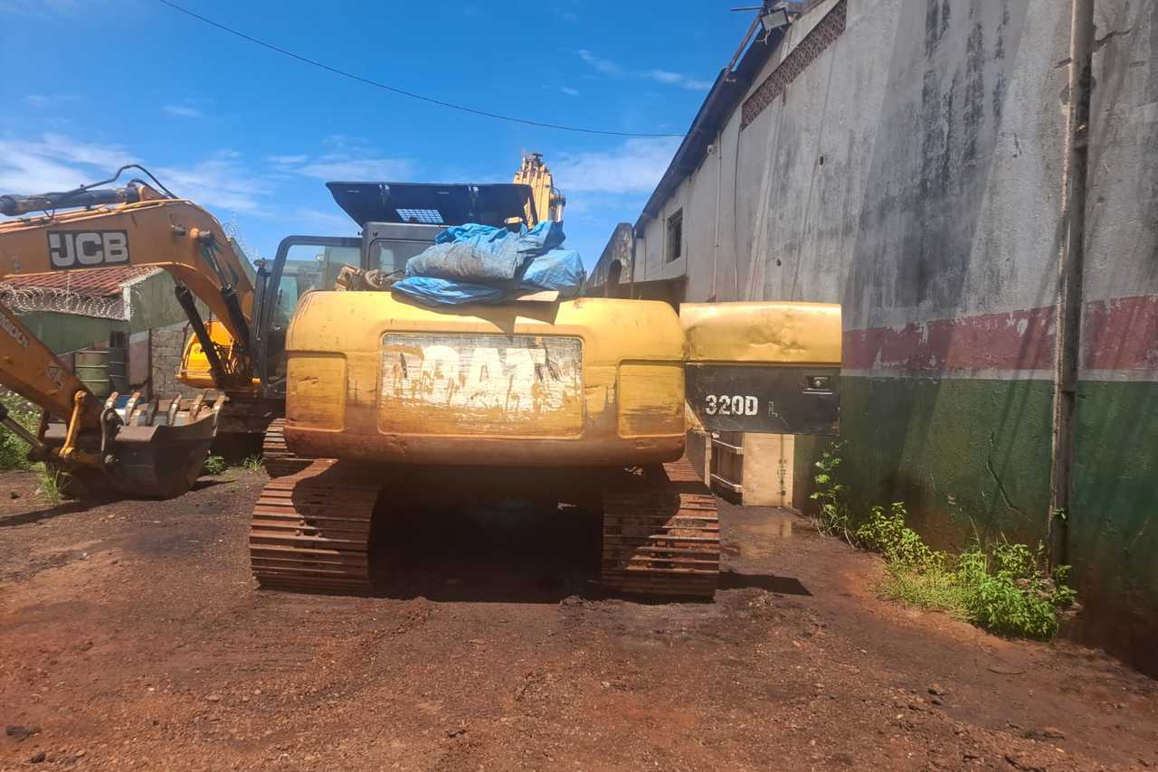 Caterpillar 320 DL - 12/12 7