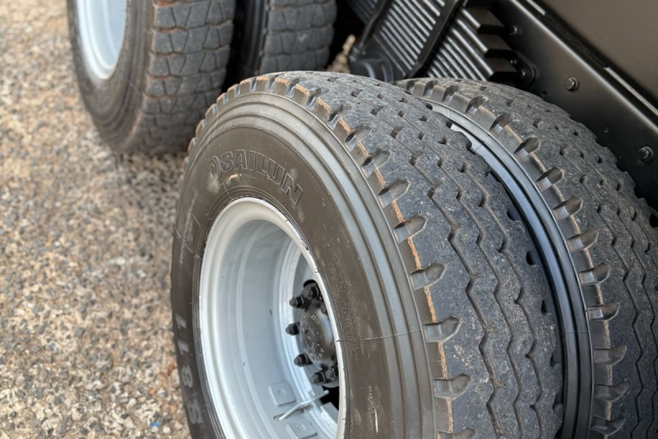Volkswagen 26-280 Constellation 6x4 - 14/14 11