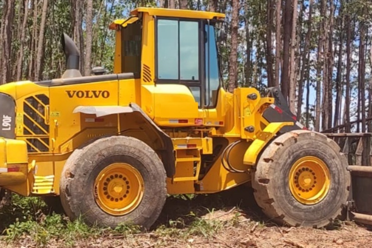 Volvo L90F - 09/09 2