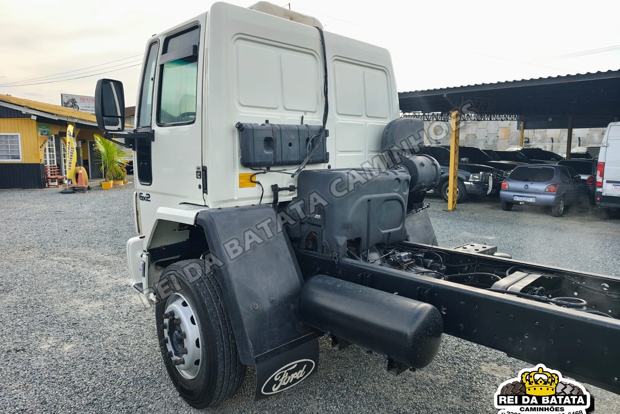 Ford Cargo2422 - 10/11 4