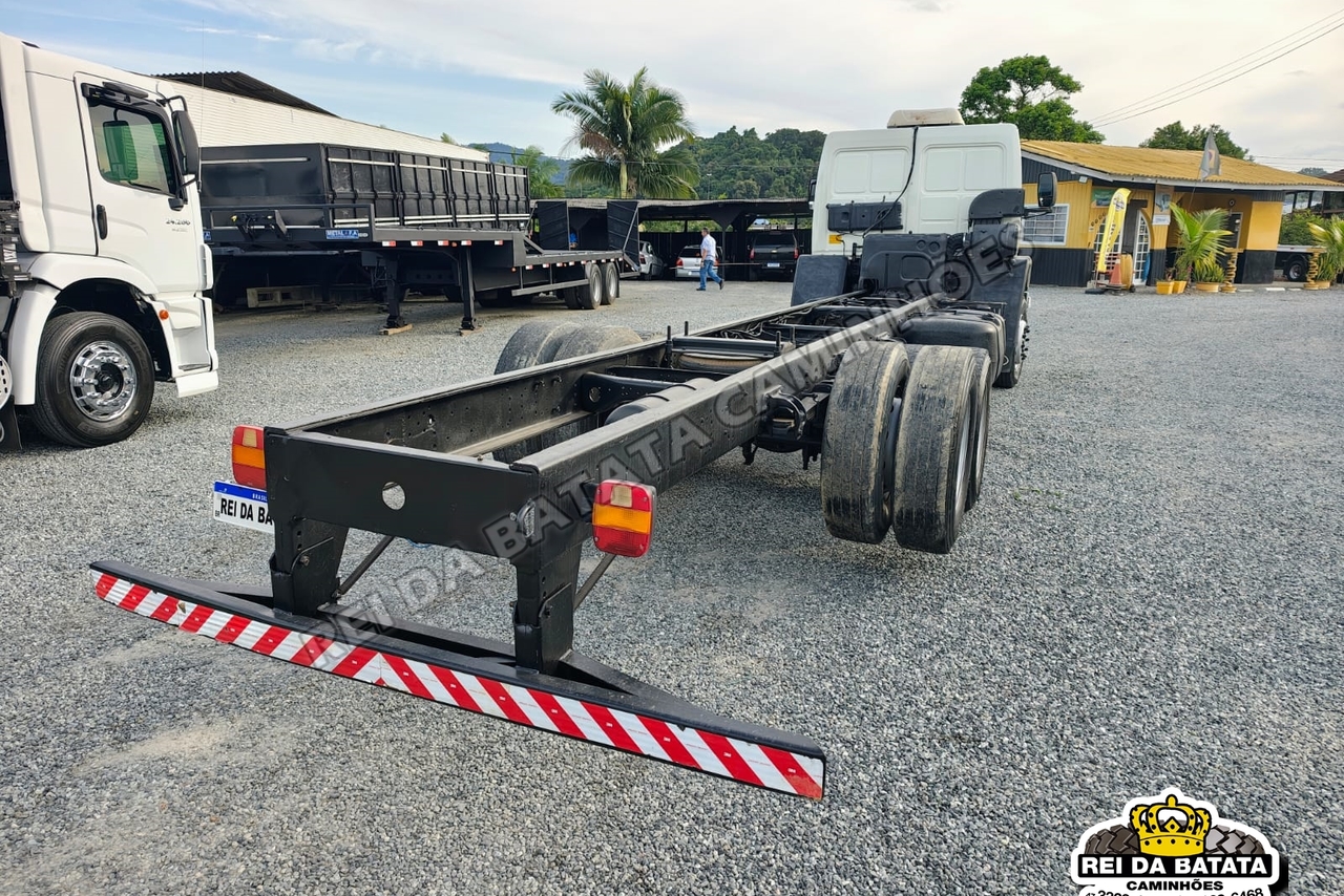 Ford Cargo2422 - 10/11 5