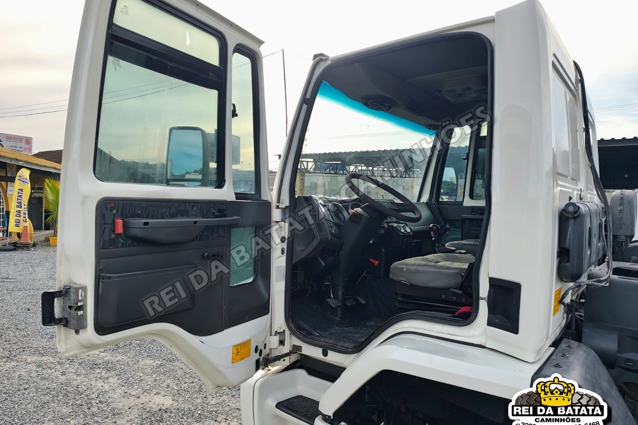 Ford Cargo2422 - 10/11 7