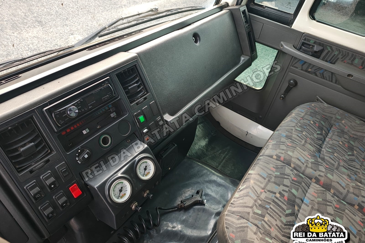 Ford Cargo2422 - 10/11 10