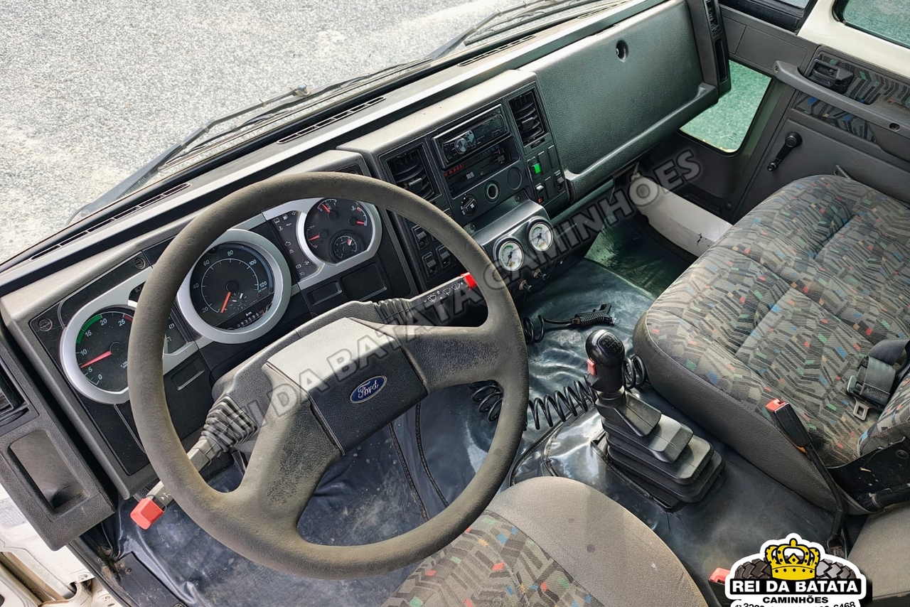 Ford Cargo2422 - 10/11 12