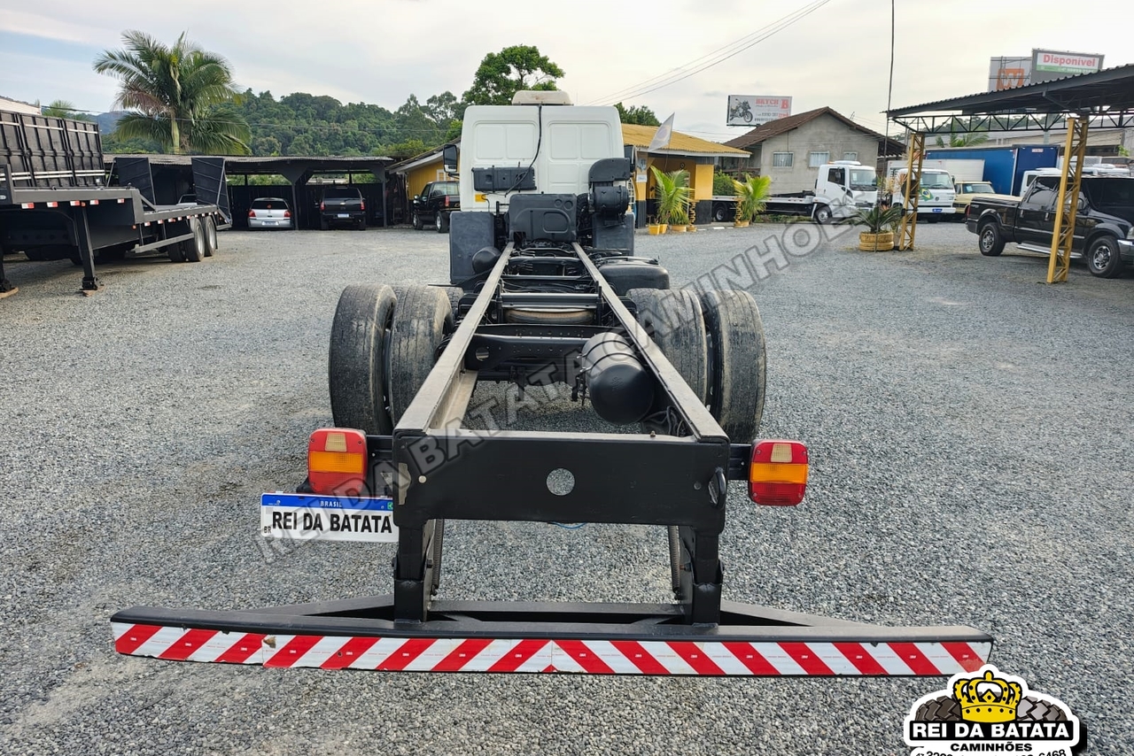 Ford Cargo2422 - 10/11 15