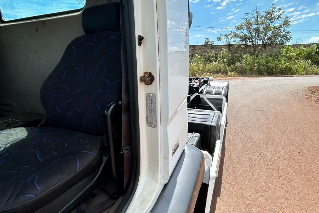Volkswagen 26-280 Constellation 6x4 - 13/13 12