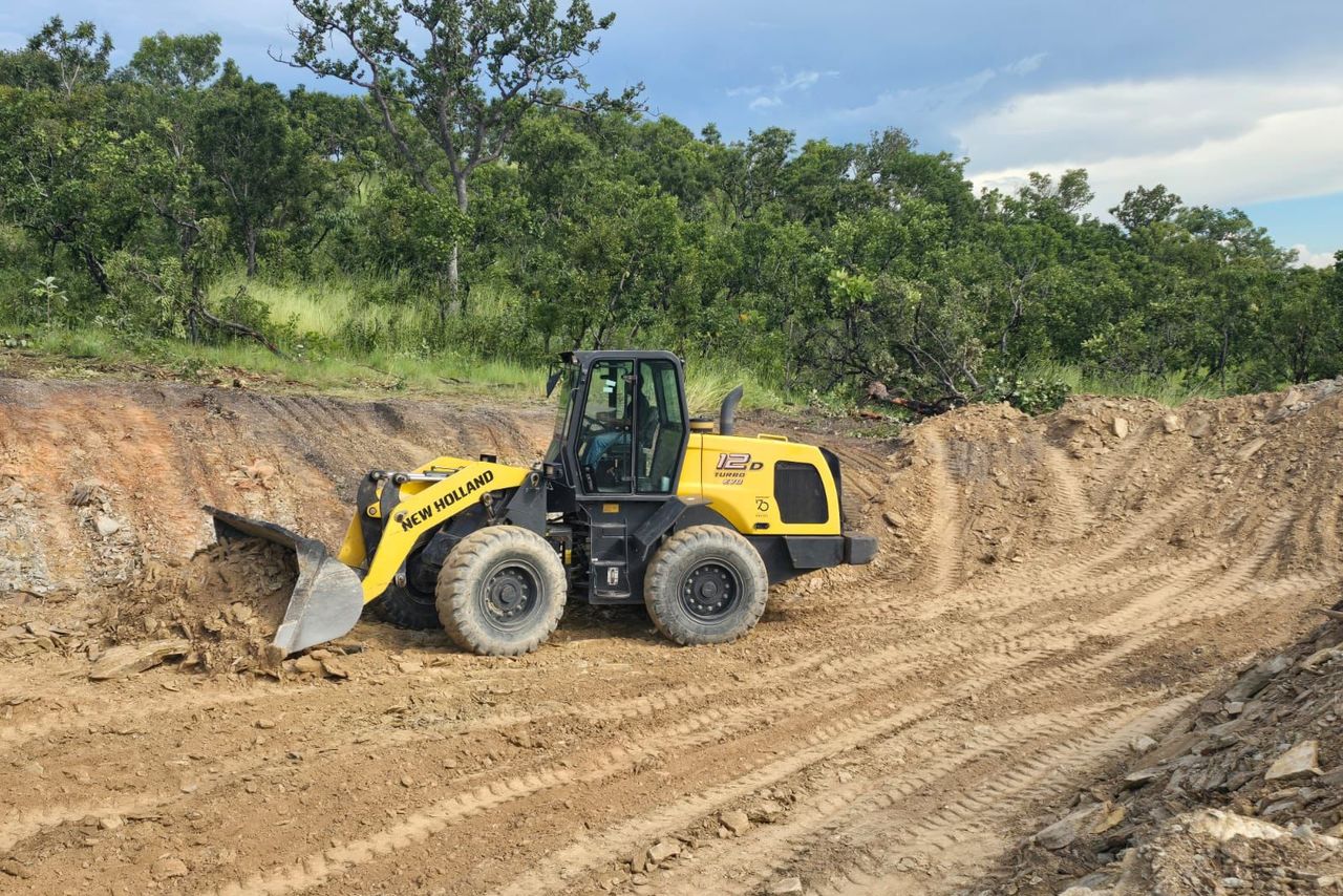 New Holland 12D - 20/20 5