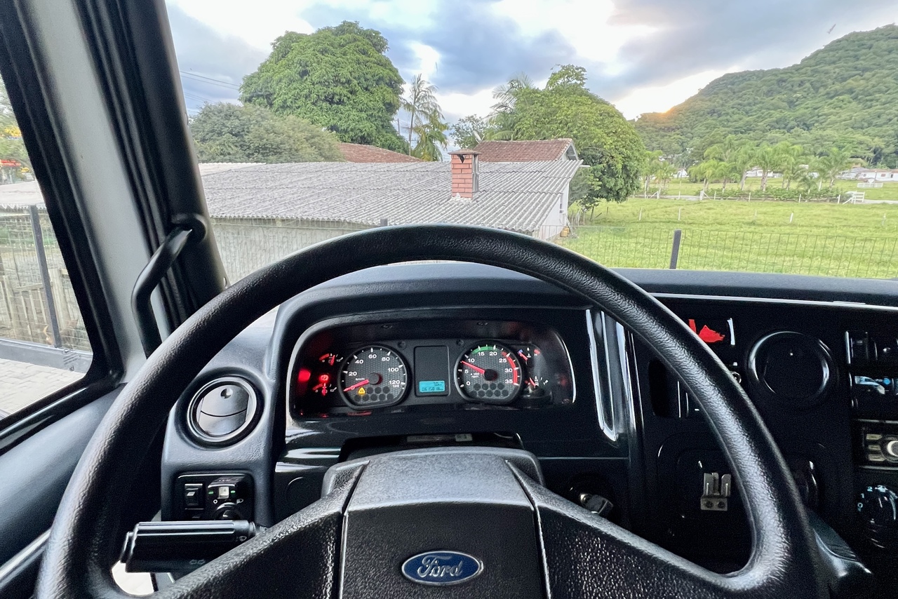 Ford Cargo1317 - 11/12 13