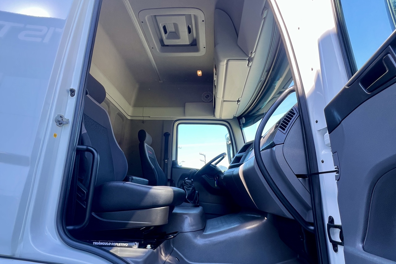Volkswagen VW 25420 Constellation 6x2 - 20/21 8