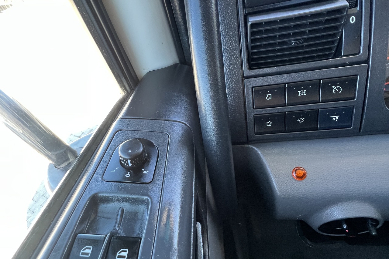 Volkswagen VW 25420 Constellation 6x2 - 20/21 13
