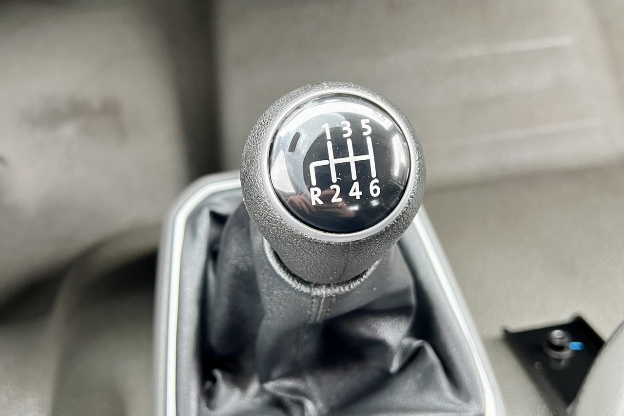 Volkswagen 11-180 Delivery  - 22/23 8