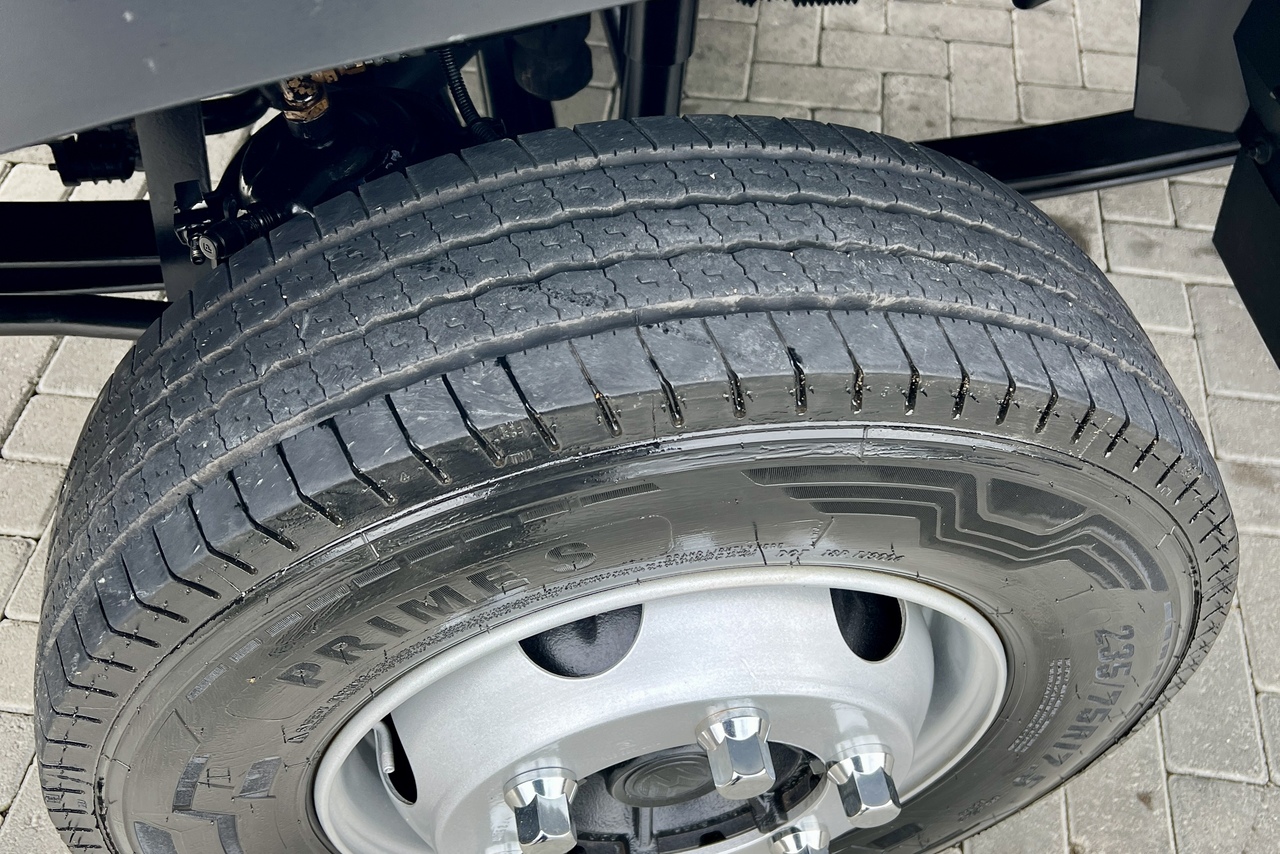 Volkswagen 11-180 Delivery  - 22/23 17