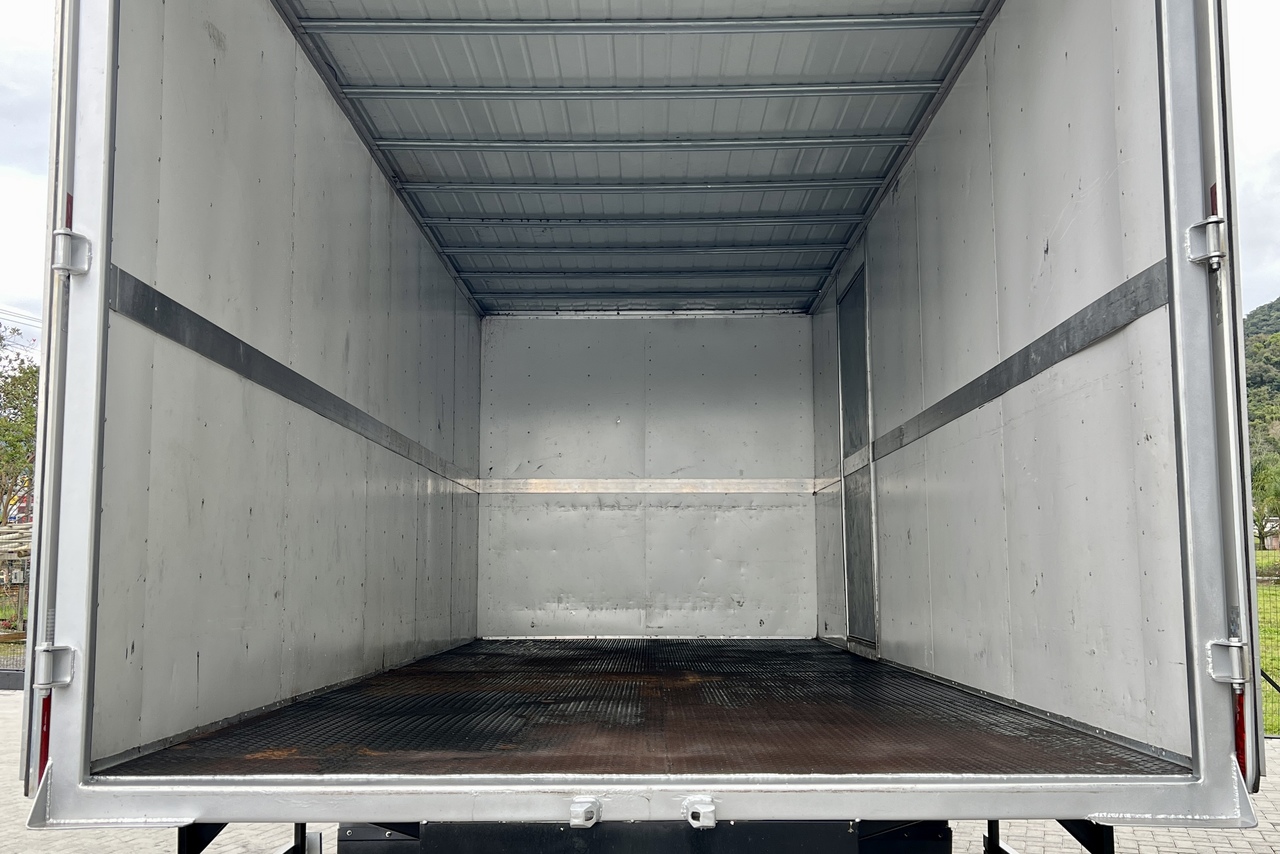 Volkswagen 11-180 Delivery  - 22/23 18