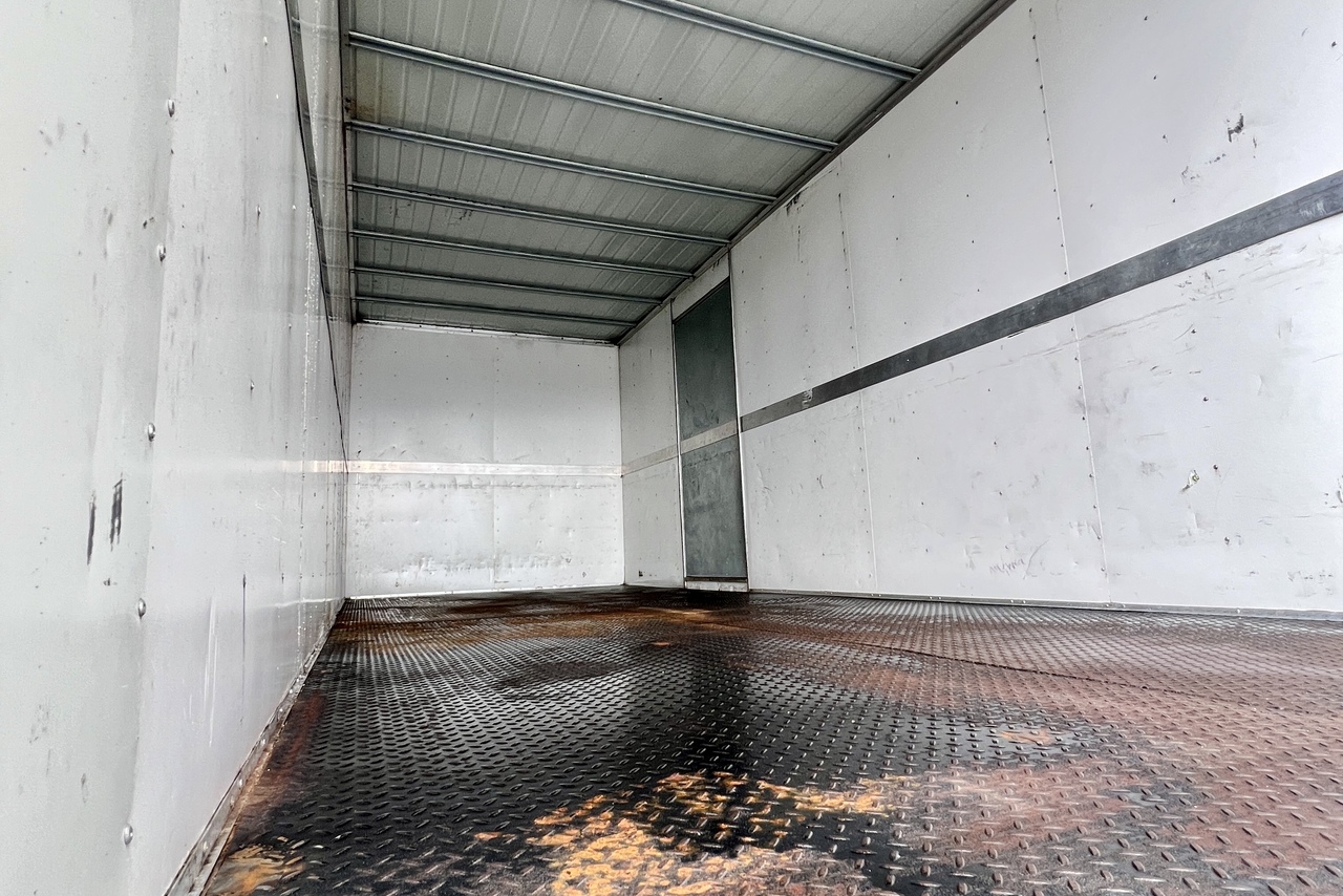 Volkswagen 11-180 Delivery  - 22/23 20