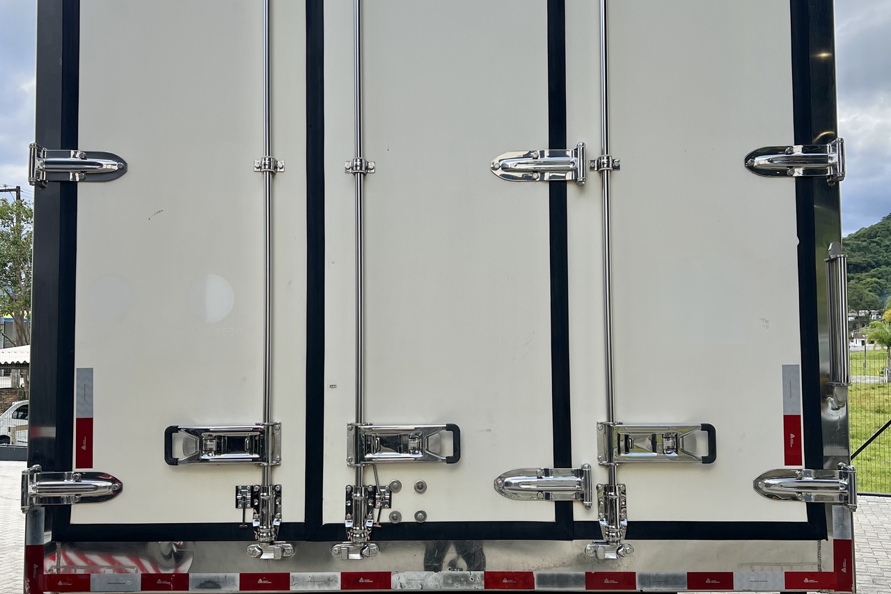 Volkswagen 11-180 Delivery  - 22/23 5