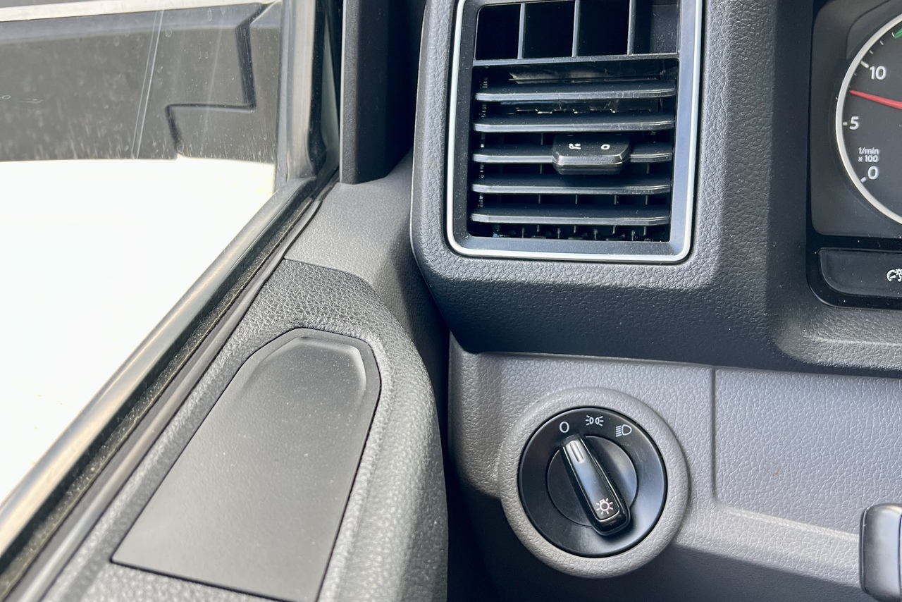 Volkswagen 11-180 Delivery  - 22/23 15