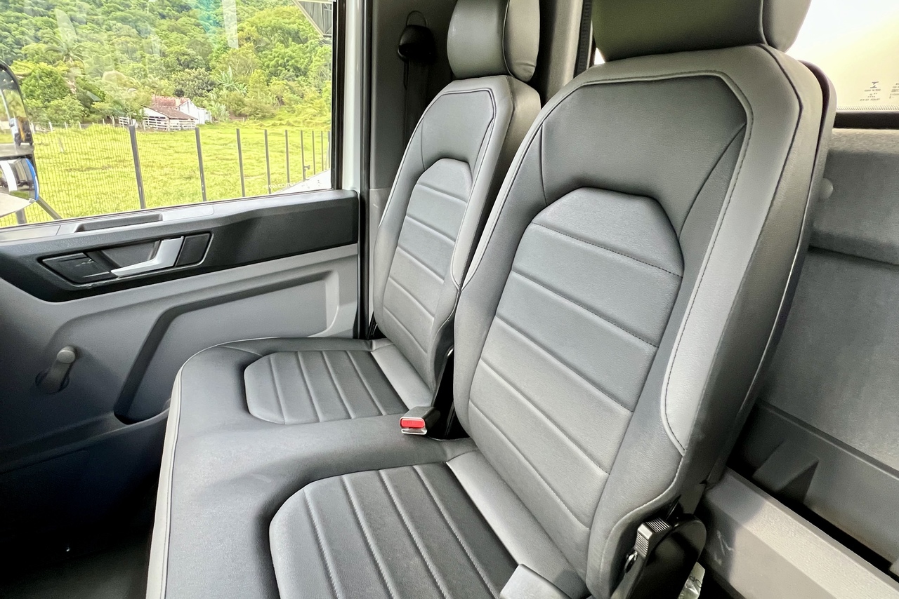 Volkswagen 11-180 Delivery  - 22/23 18